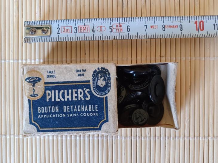 PILCHER'S BOUTON natloukací knoflíky v originál  balení z 1. republiky - Sběratelství