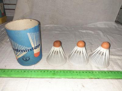 Staré badmintonové míčky,více než 15 ks