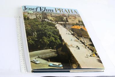 Josef Ehm: Praha. Kniha fotografií známého fotografa.