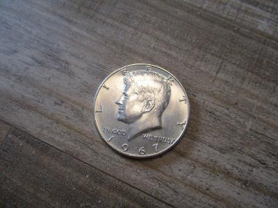Luxusní stříbrný půl dollar J.F.Kennedy 1967