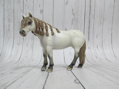 Figurka zvířátka Schleich Turnajový hřebec koně kun 