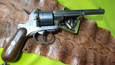 Velký důstojnický revolver DA/SA  Cal. 450 