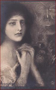Žena * ruce, portrét, maska, umělecká * M4515