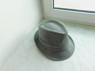 Krásný šedý klobouk Zara Man, vel.M, cca 59-60 cm