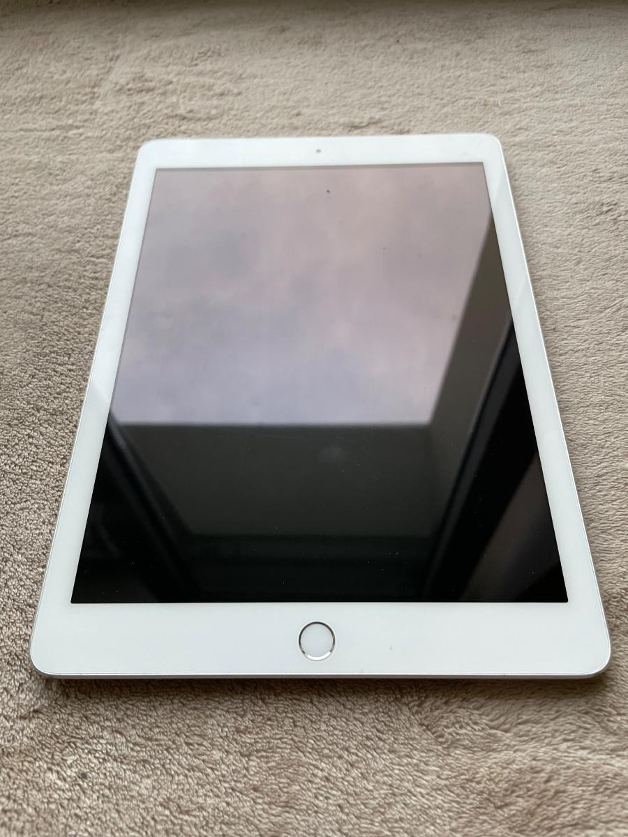 Tablet Apple iPad 9.7 (2018), 128GB Wi-Fi + Cellular Silver | Aukro