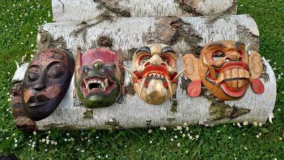 Staré kmenové masky 