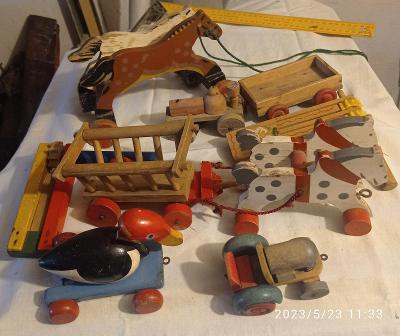 Staré dřevěné hračky 