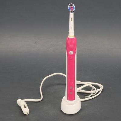 Elektrický kartáček Oral-B PRO 750 růžový