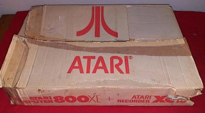 Krabice od počítače Atari 800XL č. 4