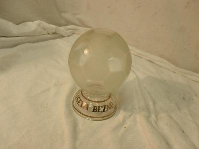 skleněná plastika fotbalový míč  50 let t.j. oseva bezno