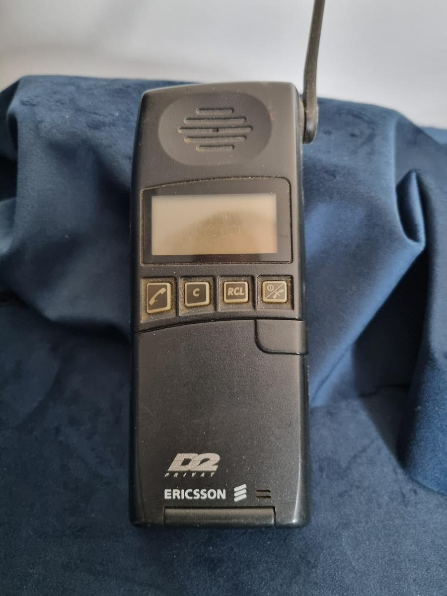Telefon Ericsson D2 - Mobily a chytrá elektronika