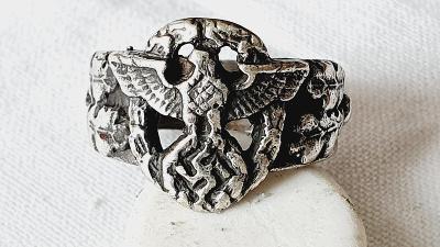 Ag stříbný pánský prsten  Orlice - SVASTIKA  . 