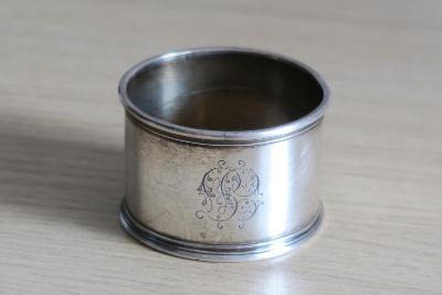 Stará stříbrný kroužek puncovaný váha cca 44 gramů.