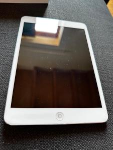Apple iPad mini 32GB - model A1432 - od 1 Kč!