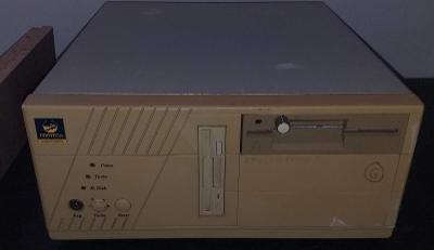 Staré PC Protech, CPU Simens286, 3,5, 5,25" Chinon FR-506, MDA, SCSI