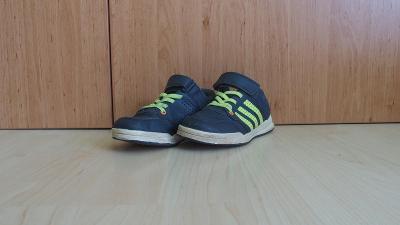 Vycházková obuv Adidas vel.32