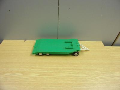 Stará plastová retro hračka, zelený podvalník P32 ITES,přívěs,nákladní