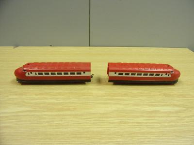 Modelové kolejiště TT, lokomotiva, rychlovlak, ZEUKE, červený