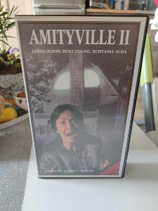 VHS kazeta Amityville II americký filmový horor 