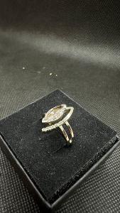 14 kt. Zlatý prsten z bílého zlata se zirkony č. 280
