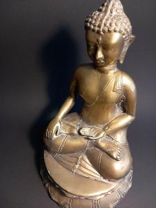 Velký mosazný sedící Budha