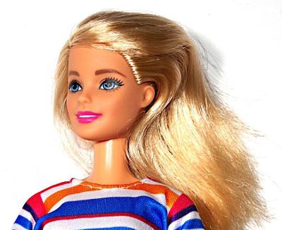 Panenka Barbie 2013 Mattel 20273-22