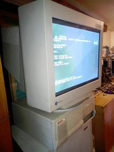 Eizo FlexScan T966. Profesionální retro monitor.