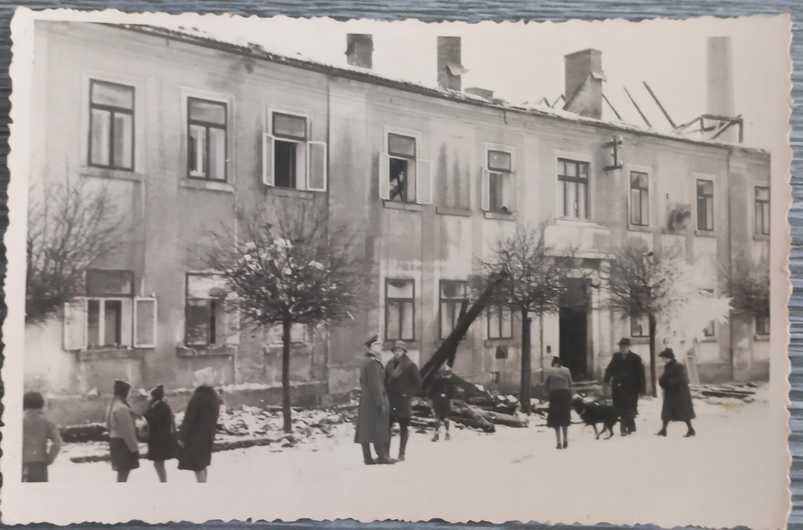 Varnsdorf - požiar radnice - 31. 1. 1942 - krásne real photo - vzácne! - Pohľadnice miestopis