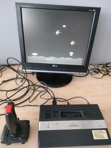 Atari 2600 klon, napájací zdroj, TV kábel, joystick