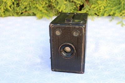Starý fotoaparát POKE BOX č.37
