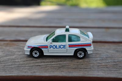 MATCHBOX - MB 8 VAUXHALL ASTRA GTE POLICE CAR