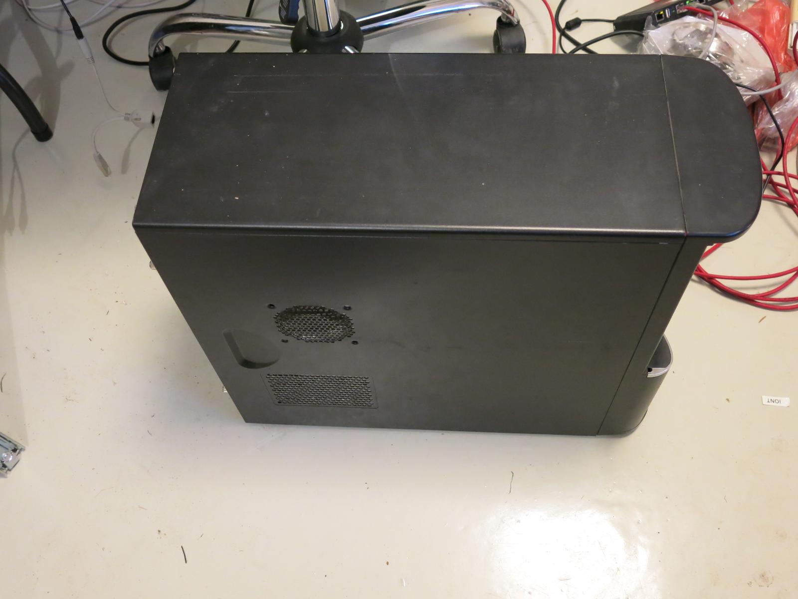Thermaltake PC ATX skriňa čierna od korunky - Počítače a hry