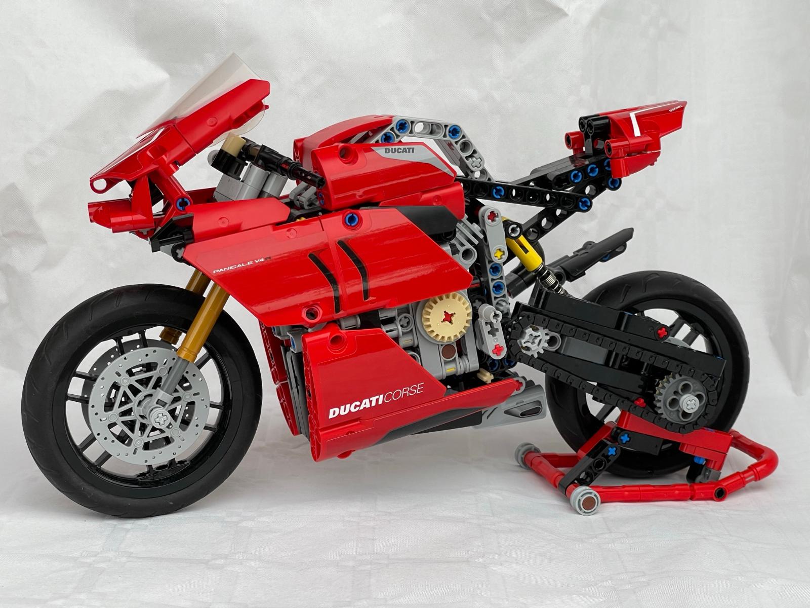 LEGO® Technic 42107 Ducati Panigale V4 R - Hračky
