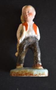 stará keramická figurka Chlapec, Czechoslovakia