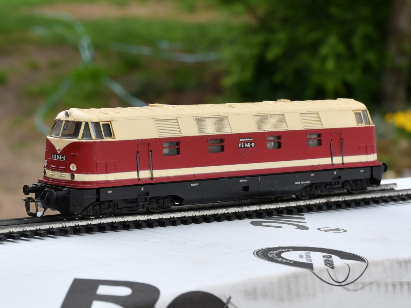 Dieselová lokomotíva BR118 / BTTB, pojazdná, osvetlená - Modelové železnice