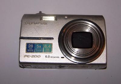 Klasik fotoaparát Olympus FE-200