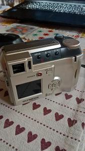 Starý fotoaparát OLYMPUS - vada