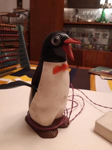 Retro hračka tučňák na dálk. ovládání. Jen osobní odběr