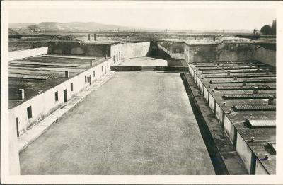 10D9782 Terezín - Malá pevnost 4. dvůr