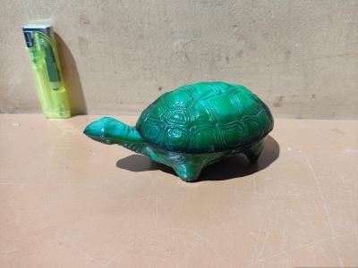 Krásná želva z malachitového skla 