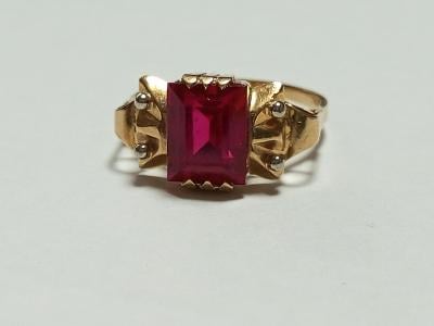 Luxusný starožitný prstienok s červeným kameňom 585/100 14 kar