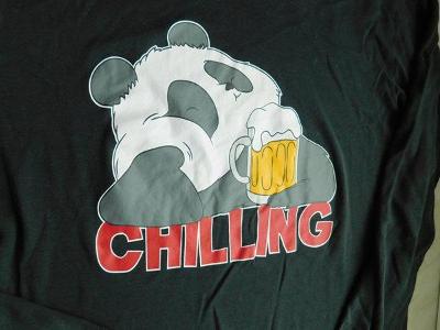 Pěkné černé triko Tezenis, obvod hrudníku 120,panda a pivo