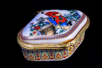 Malinká porcelánová šperkovnice * dóza * zdobená v čínském stylu 