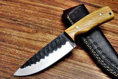 180/ Lovecky nůž. Nůž z vysoce uhlíkové oceli 1095. Bushcraft