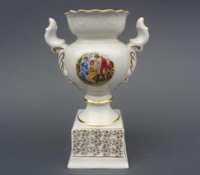 Porcelánová váza amfora