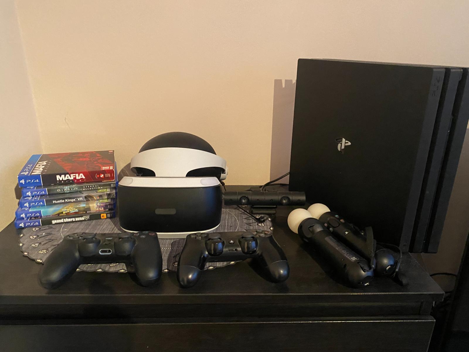 Predám PS4 PRO + VR - Počítače a hry