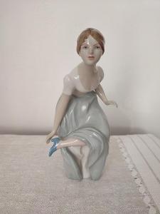 Royal dux žena porcelánová soška