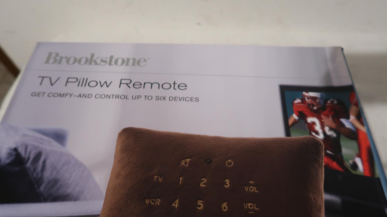 alkov ovl danie Brookstone TV Pillow Remote Aukro