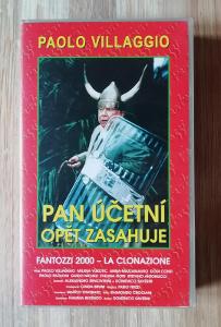 VHS - PAOLO VILLAGGIO : PAN ŮČETNÍ OPĚT ZASAHUJE - 1999