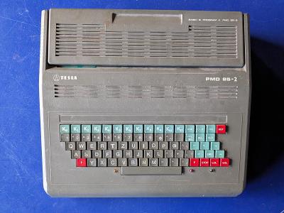 Počítač PMD 85-2 s BASIC-G ROM modulem